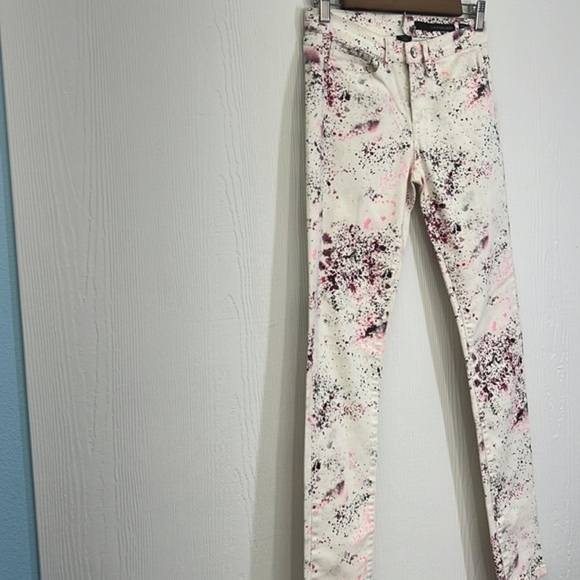 Calvin Klein  - Shocking Pink Paint Splatter White Ultimate Skinny Jeans SZ 2 - Picture 4 of 11